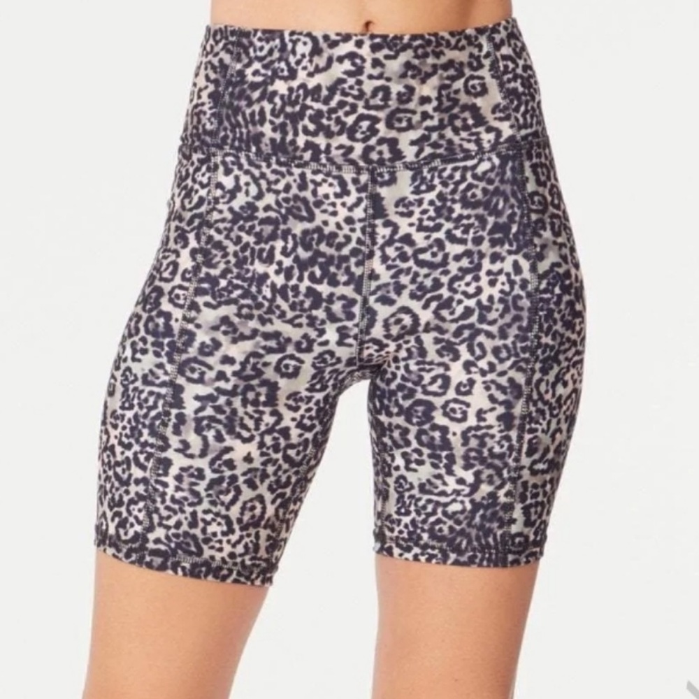 Jessica Simpson Cheetah Print Biker Short Large